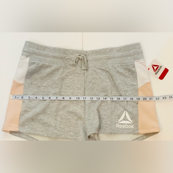 Reebok Women Size XL Grey Heather Colorblock Shorts Relax Drawstring Running - Picture 4 of 12
